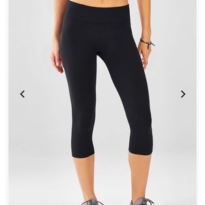 Fabletics salar solid powerhold Capri NWT